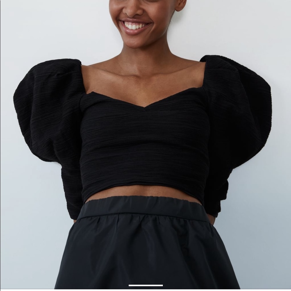 TEXTURED VOLUMINOUS TOP